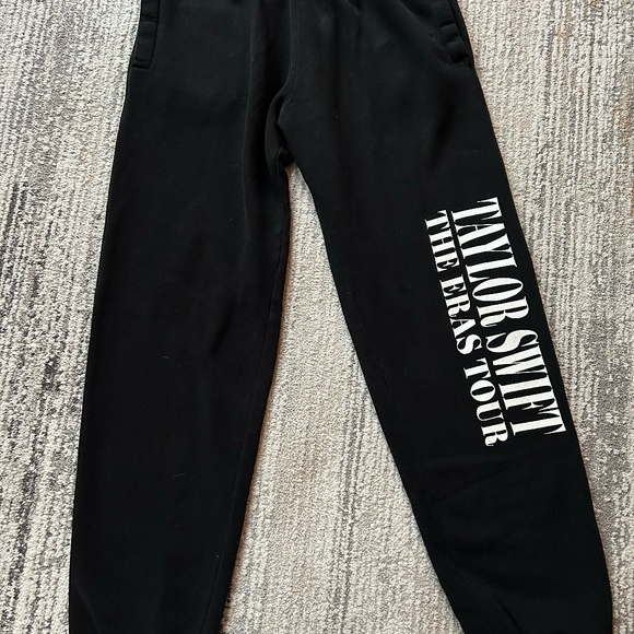 Taylor Swift Era Tour Sweatpants - Size Medium - Picture 1 of 7